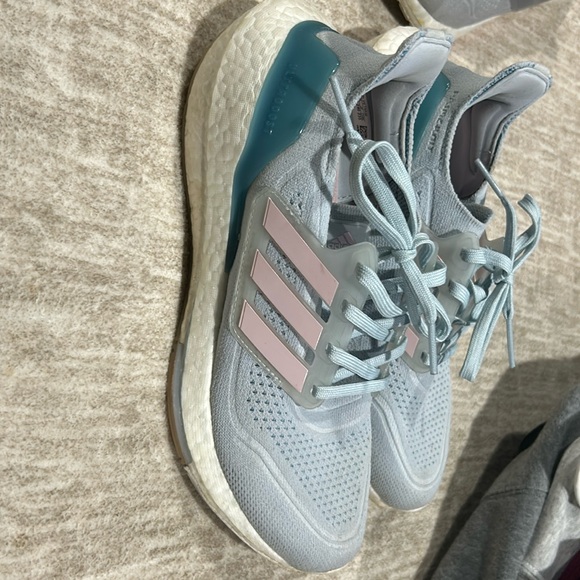 Adidas ultraboost - Picture 1 of 3